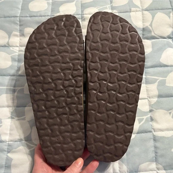 CUSHIONAIRE Lane Cork Footbed Sandals - Picture 5 of 7